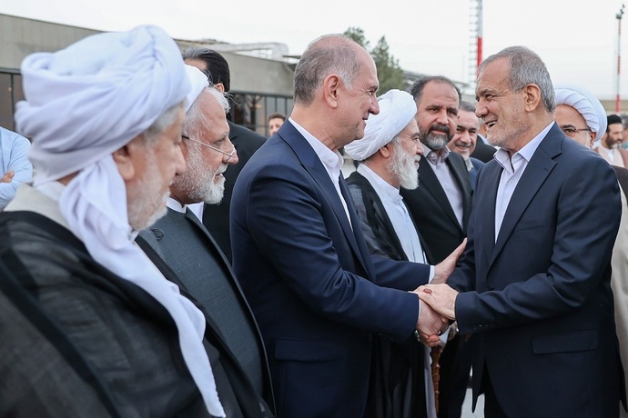 رئیس‌جمهور پزشکیان وارد کرمانشاه شد