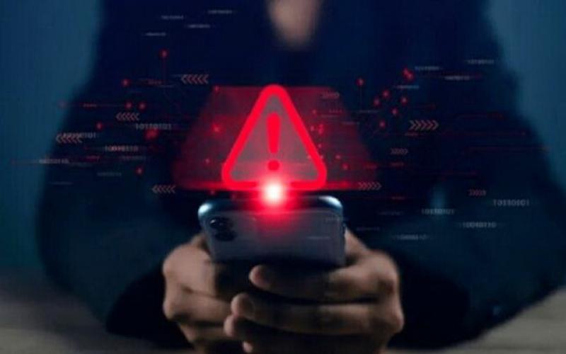 دلیل هنگ کردن تلفن همراه چیست؟